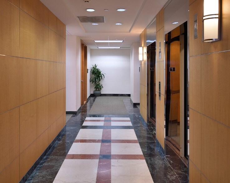 More Photos Of 2707 Butterfield Rd, Oak Brook Unknown For Lease