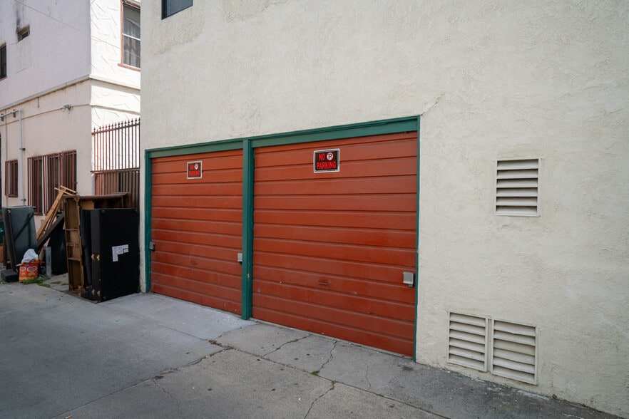 More Photos Of 2059 Cedar Ave, Long Beach Apartments For Sale