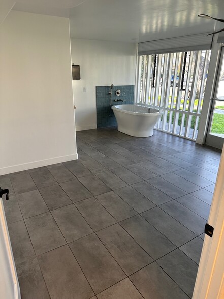 More Photos Of 4545-4547 Fanuel St, San Diego Office For Lease