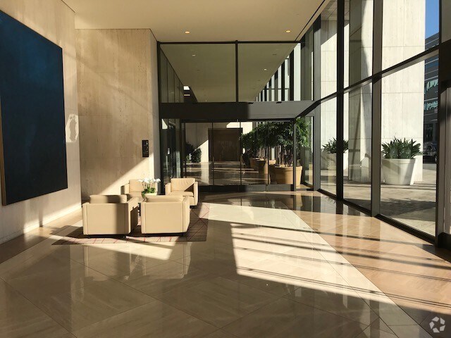 More Photos Of 11111 Santa Monica Blvd, Los Angeles Office For Lease