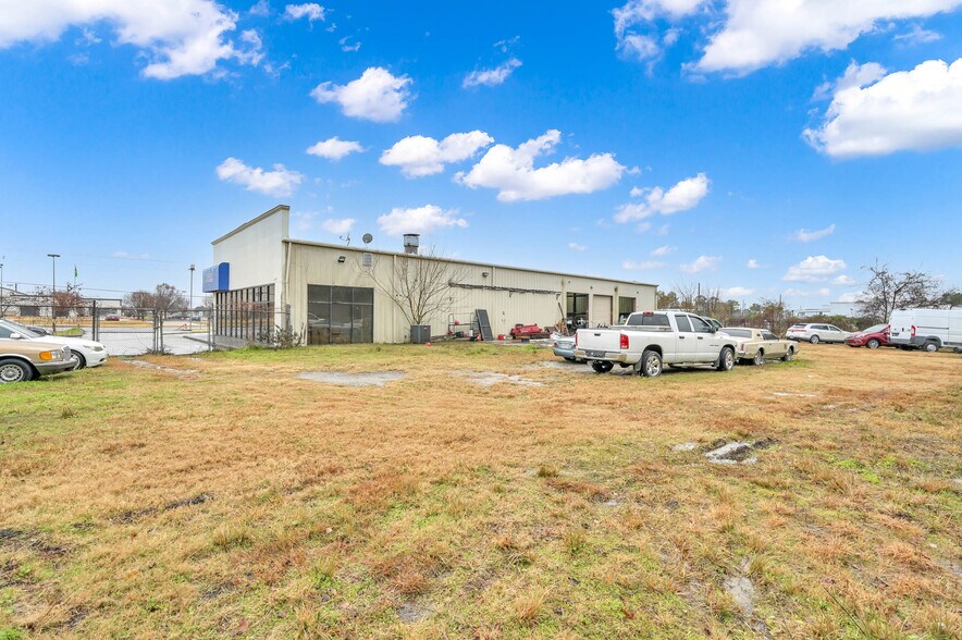 More Photos Of 3050 Farm To Market 2920 Rd, Spring Auto Repair For Sale