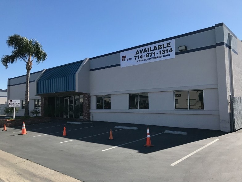 More Photos Of 1552-1556 W Embassy St, Anaheim Warehouse For Lease