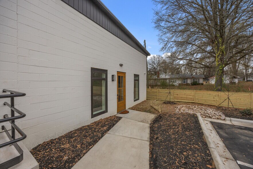 More Photos Of 1484 Dale Earnhardt Blvd, Kannapolis Freestanding For Lease