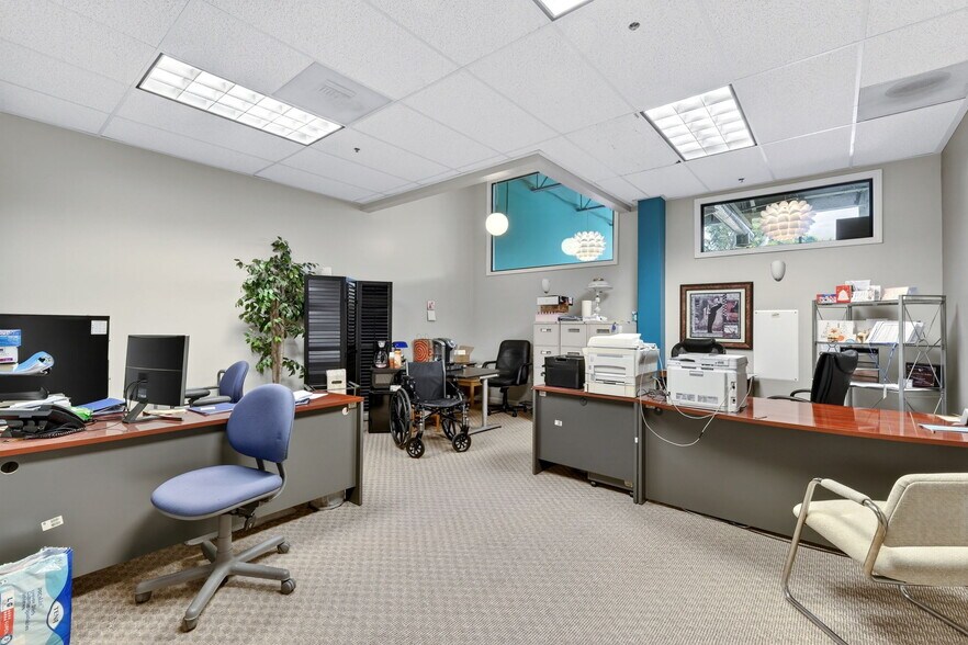 More Photos Of 5257-5265 NE Martin Luther King Blvd, Portland Office For Sale