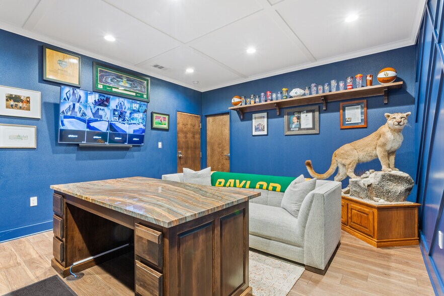 More Photos Of 1927 Columbus Ave, Waco Office For Sale