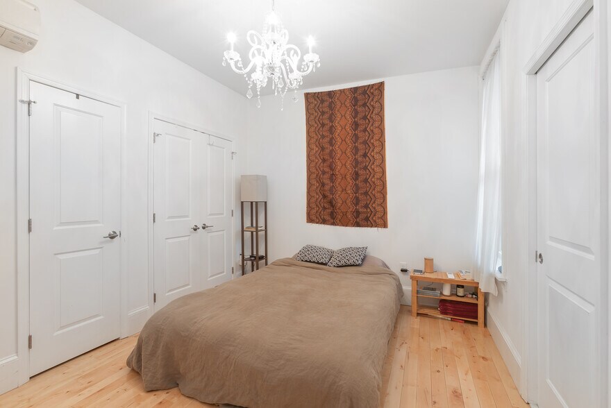 More Photos Of 2020 Locust St, Philadelphia Apartments For Sale