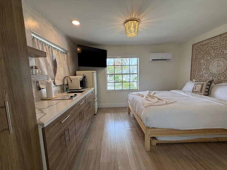 More Photos Of 2502 Tamarind Dr, Hutchinson Island Hotel For Sale