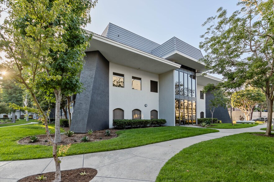 More Photos Of 3400 Torrance Blvd, Torrance Unknown For Lease