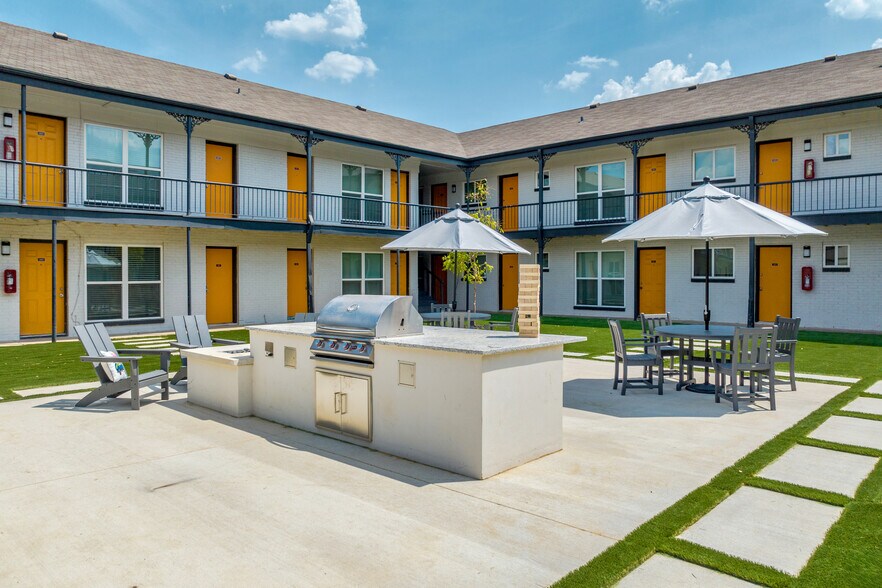 More Photos Of 915 S Waterview Dr, Richardson Multifamily For Sale