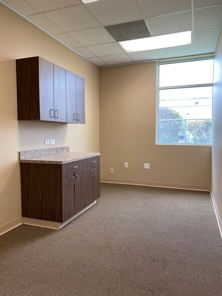 More Photos Of 1779 Westborough Dr, Katy Light Distribution For Lease