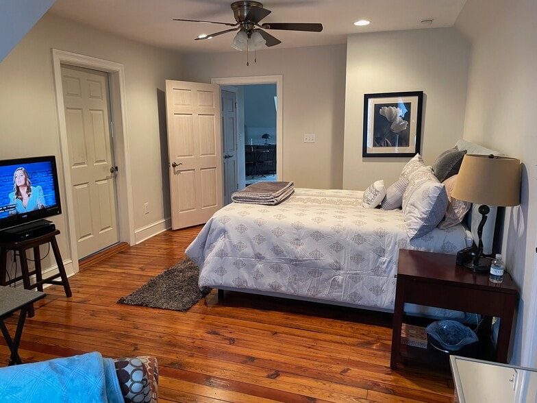 More Photos Of 301 Meyers Ave, Meyersdale Hotel For Sale