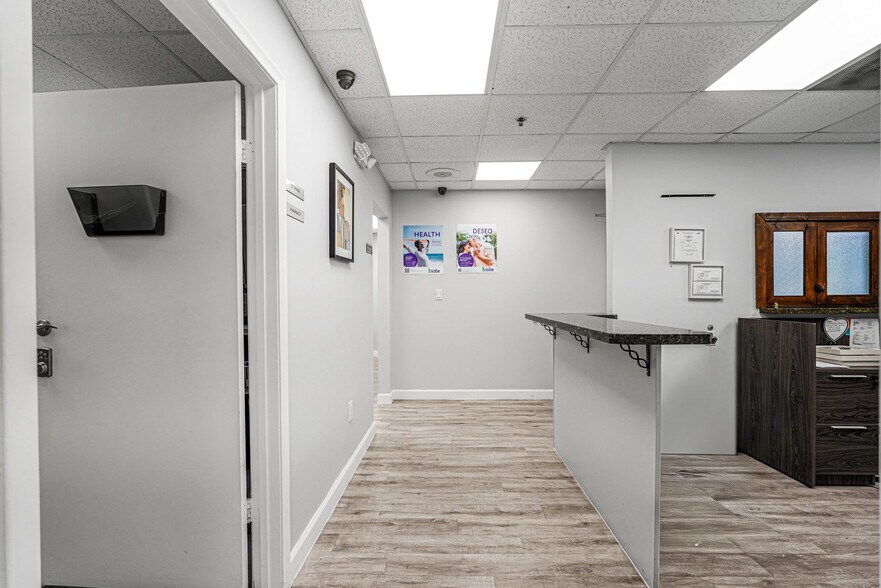 More Photos Of 2645 SW 37th Ave, Miami Medical For Sale