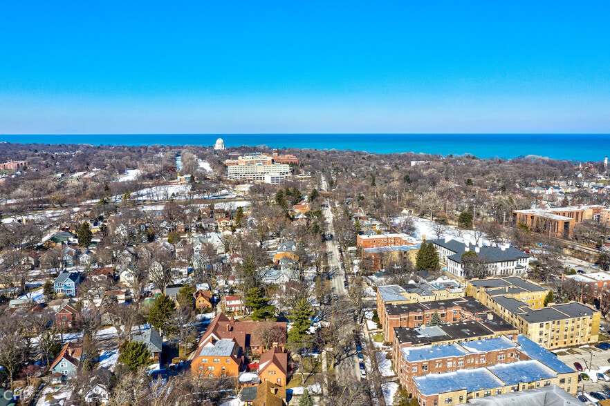 More Photos Of 1024 Noyes St, Evanston Apartments For Sale