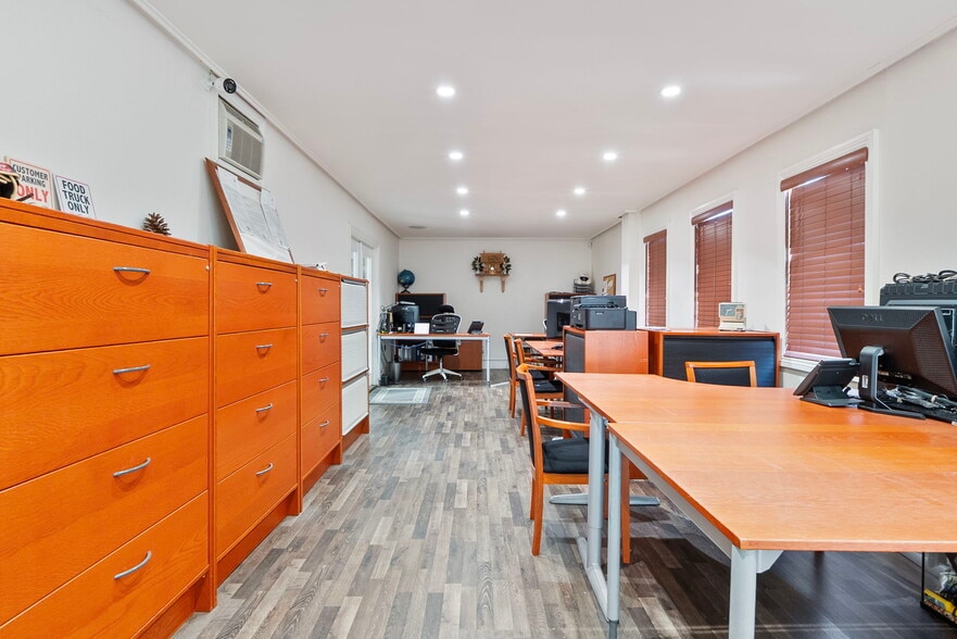 More Photos Of 15591 Container Ln, Huntington Beach Warehouse For Sale