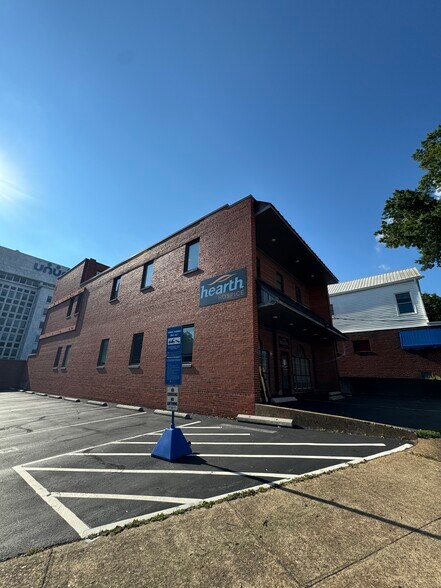 Primary Photo Of 513 Georgia Ave, Chattanooga Office For Sale