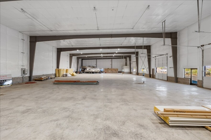 More Photos Of 163-171 Bateman Dr, Medford Light Manufacturing For Lease