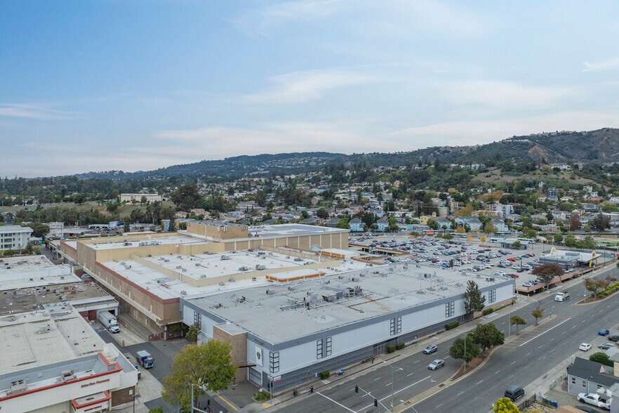 More Photos Of 7000-7200 Bancroft Ave, Oakland Unknown For Lease