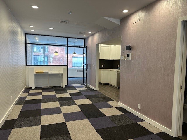 Primary Photo Of 122 E 55th St, New York Medical For Lease