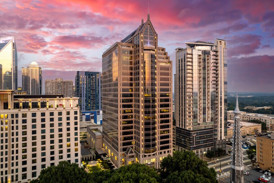 More Photos Of 227 W Trade St, Charlotte Office For Lease