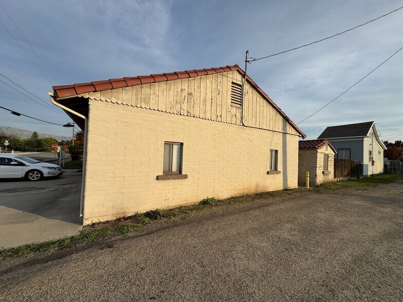 More Photos Of 135 E Harrison Ave, Porterville Office For Lease
