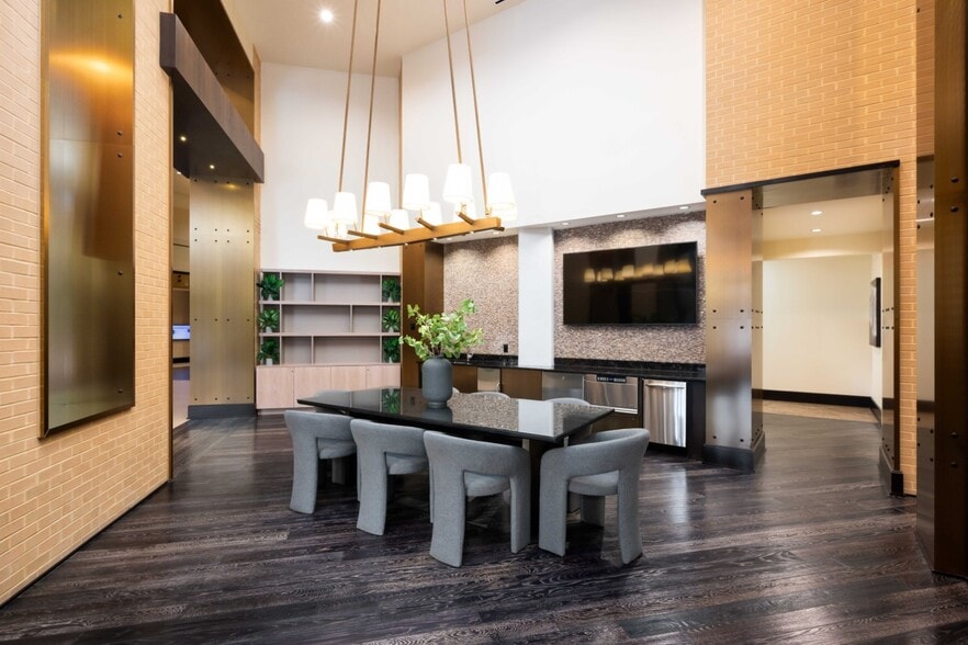 More Photos Of 1919 Clarendon Blvd, Arlington Apartments For Lease