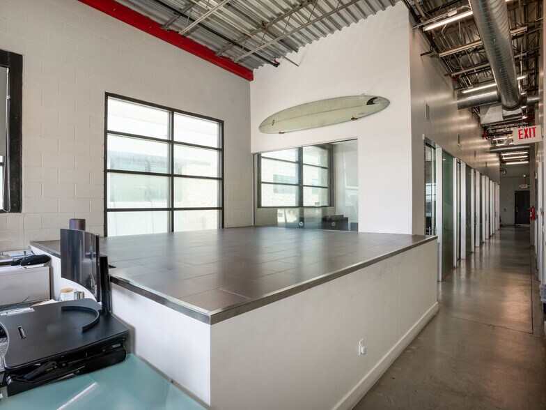 More Photos Of 134 Lomita St, El Segundo Office For Sale
