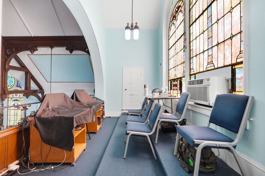 More Photos Of 401-407 N Patterson Park Ave, Baltimore Religious Facility For Sale