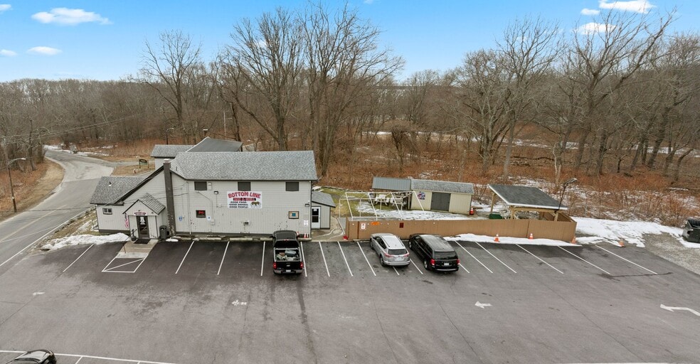 More Photos Of 415 Palmer Ave, Warwick Bar For Sale