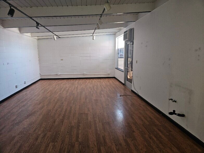 More Photos Of 849 Gravenstein Ave, Sebastopol General Retail For Lease