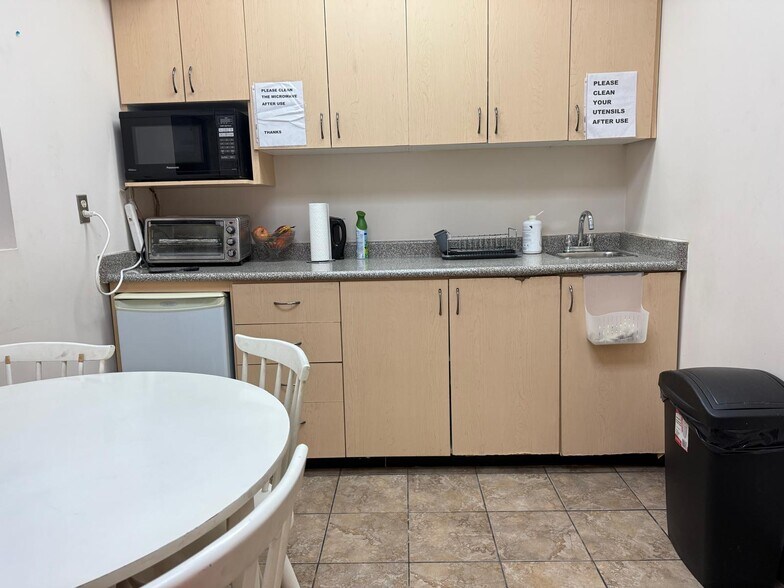 More Photos Of 341-351 Parkhurst Sq, Brampton Unknown For Lease