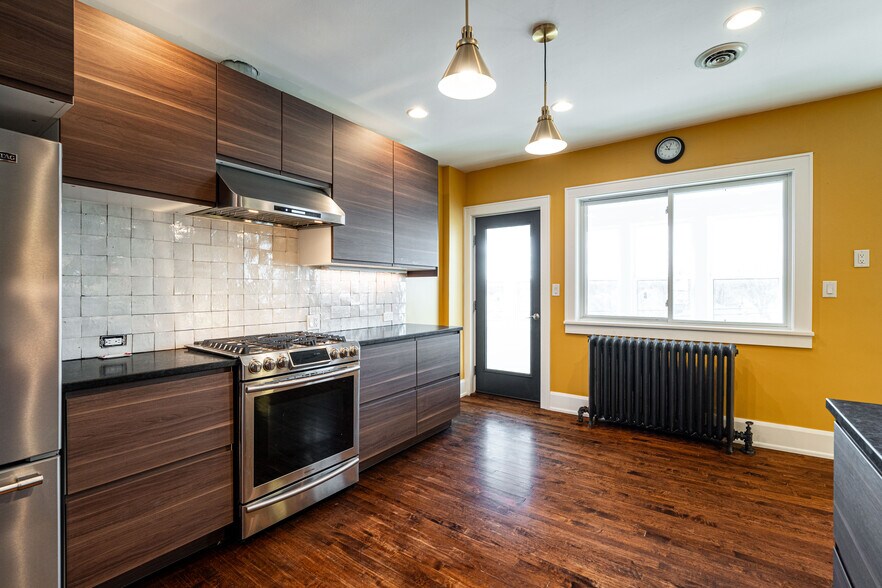 More Photos Of 3701 E Layton Ave, Cudahy Storefront Retail Residential For Sale