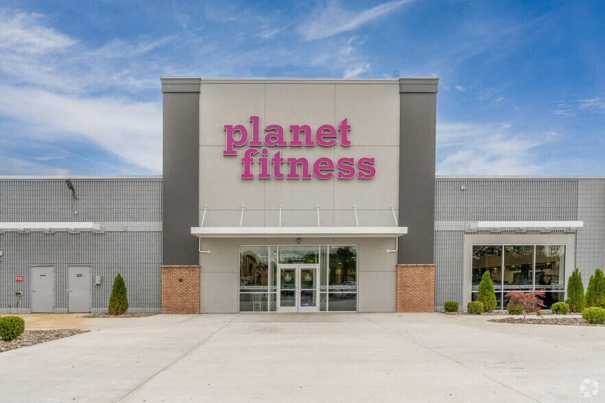 More Photos Of 1401 Route 300, Newburgh Unknown For Lease