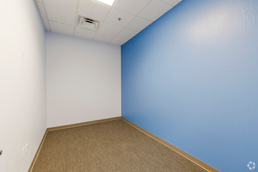 More Photos Of 7890 S Hardy Dr, Tempe Light Distribution For Lease