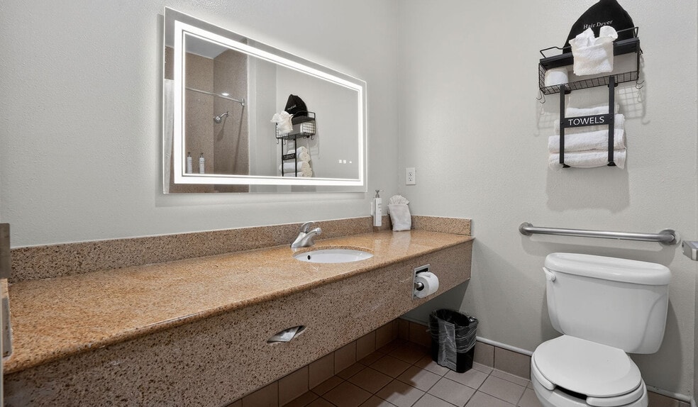 More Photos Of 415 Fm 1960 Rd E, Houston Hotel For Sale