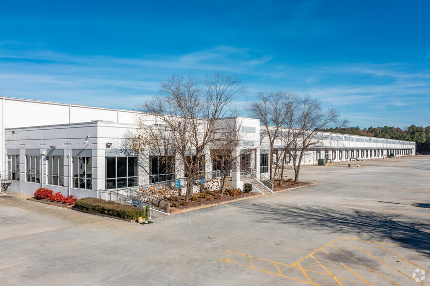 Primary Photo Of 500 Business Center Dr, Stockbridge Distribution For Lease