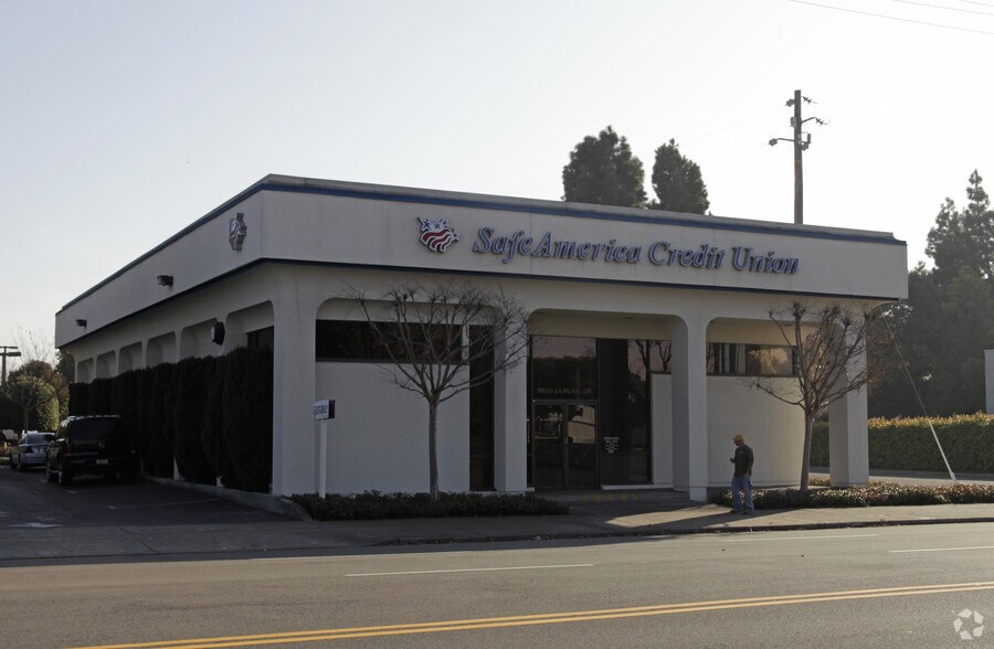 More Photos Of 1030 La Playa Dr, Hayward Bank For Sale