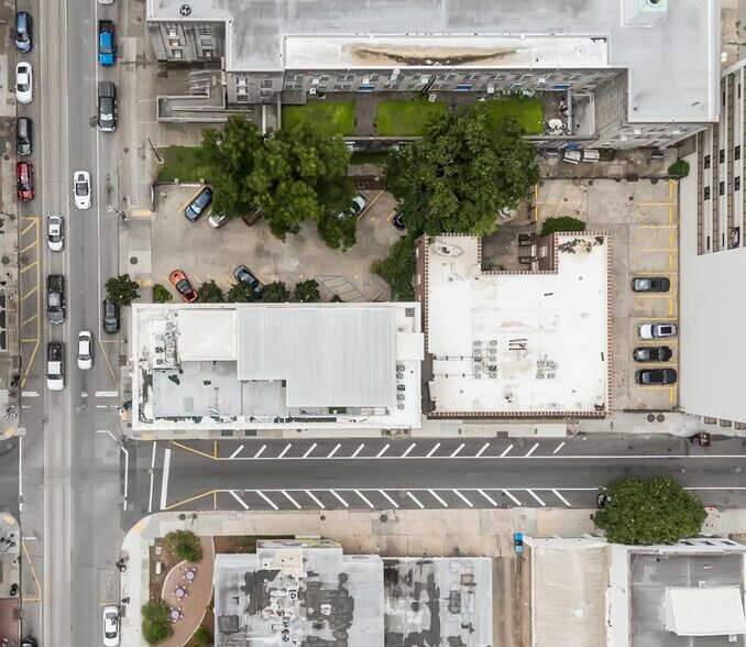 More Photos Of 703 Carondelet St, New Orleans Apartments For Sale