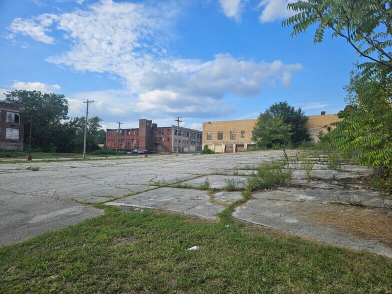 More Photos Of 1466 Evergreen Ave, Saint Louis Warehouse For Sale