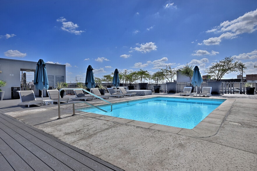 More Photos Of 500-530 Molino St, Los Angeles Office For Sale
