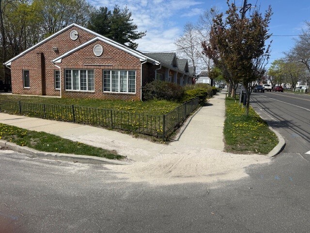 More Photos Of 234 Main St, Center Moriches Medical For Sale