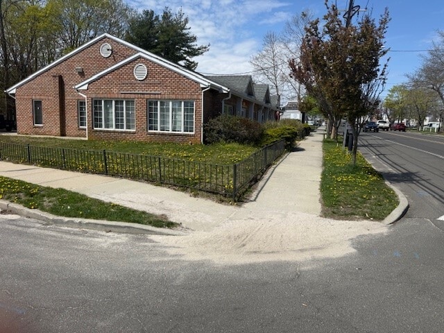 More Photos Of 234 Main St, Center Moriches Medical For Sale