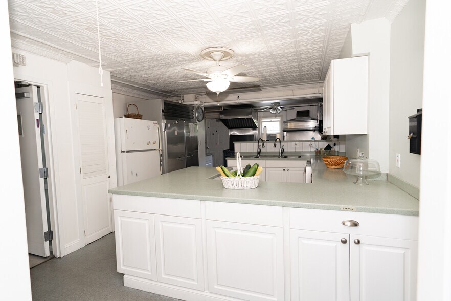 More Photos Of 8 Jennifer Dr, Merrimack Flex For Sale