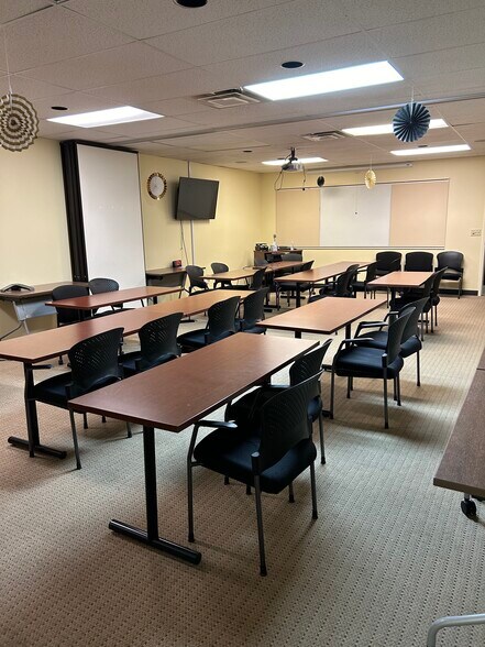 More Photos Of 3040-3050 S Kettering Blvd, Moraine Freestanding For Sale