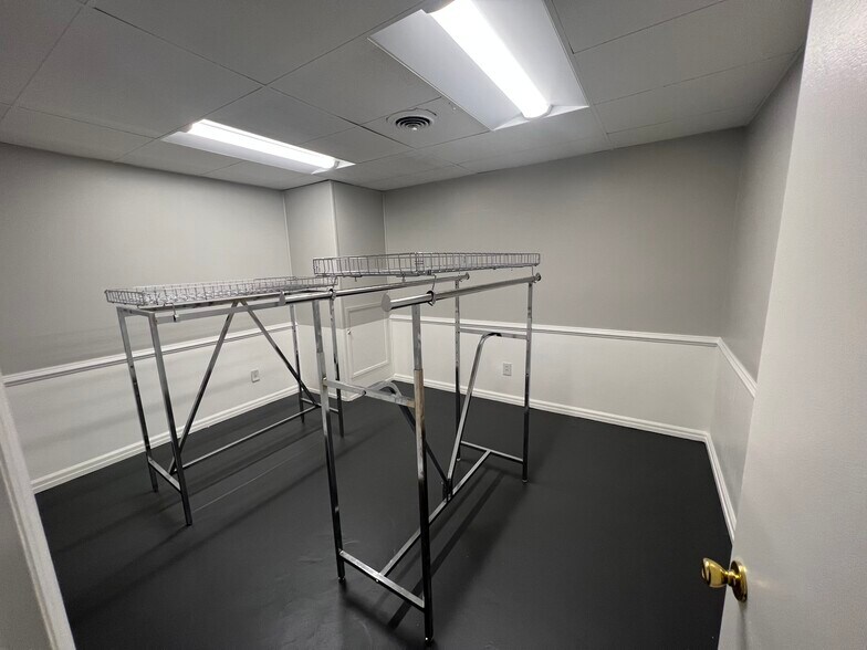 More Photos Of 1810 Broad Ripple Ave, Indianapolis Office For Lease