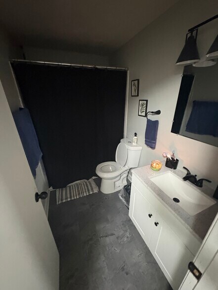 More Photos Of 2638 S 3rd Street Plz, Omaha Apartments For Sale