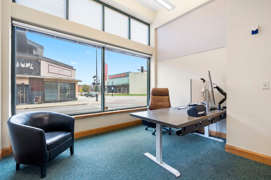 More Photos Of 324 Park Central W, Springfield Office For Lease