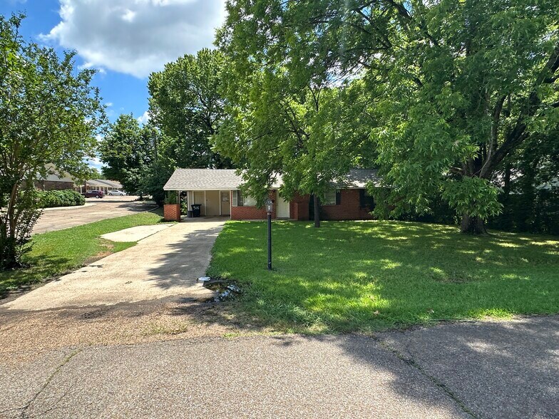 More Photos Of 302 Spring St, Starkville Land For Sale