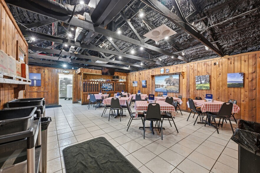 More Photos Of 1148 County Road 309, Crescent City Restaurant For Sale