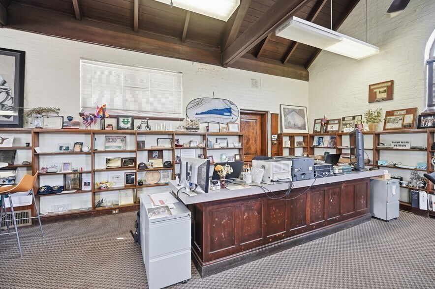 More Photos Of 1703 Dale Rd, Cincinnati Public Library For Sale