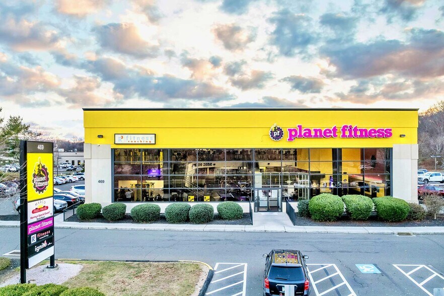 Primary Photo Of 469 E Main St, Branford Freestanding For Sale